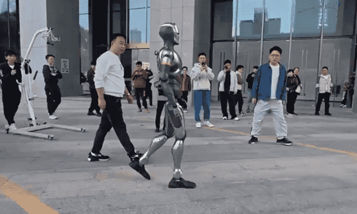 都是球迷翘