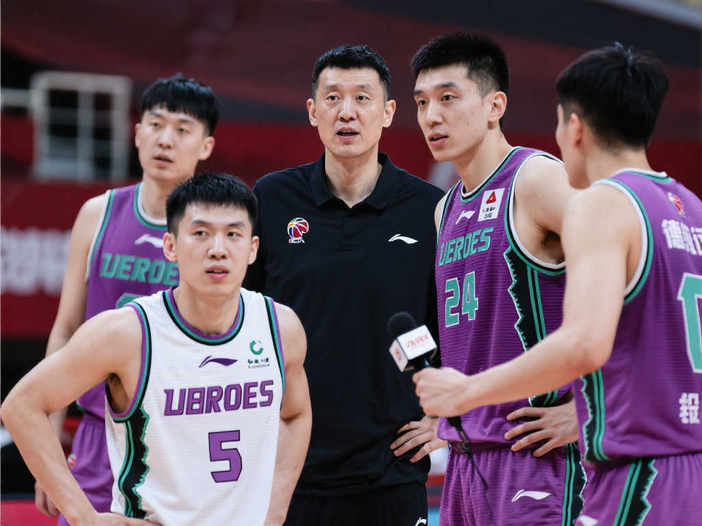 申花的后防 申花的后防